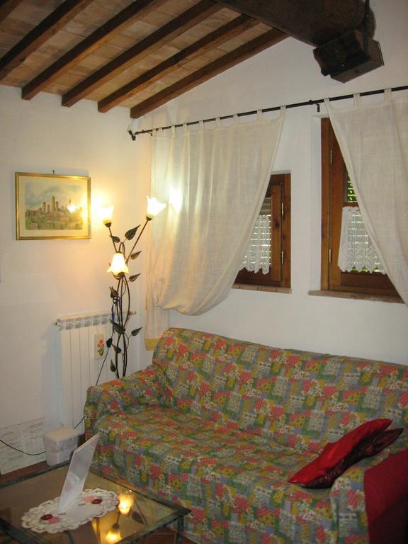 La Capanna Di Sovestro Hotel San Gimignano Værelse billede